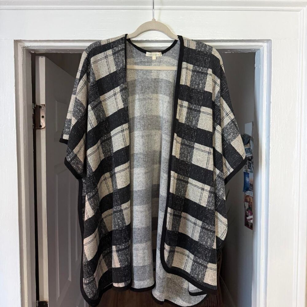 Vestique plaid poncho
